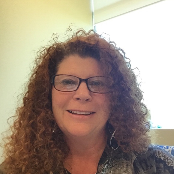 Meet your Posher, Lisa - Picture 1 of 1